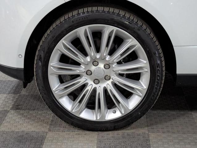 Photo of 2020 Fuji White Land Rover Range Rover