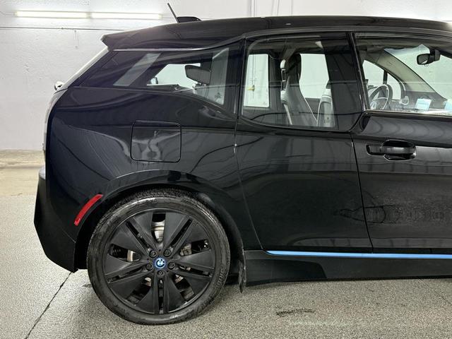 Photo of 2017 Fluid Black w/Highlight BMW i Blue BMW i3