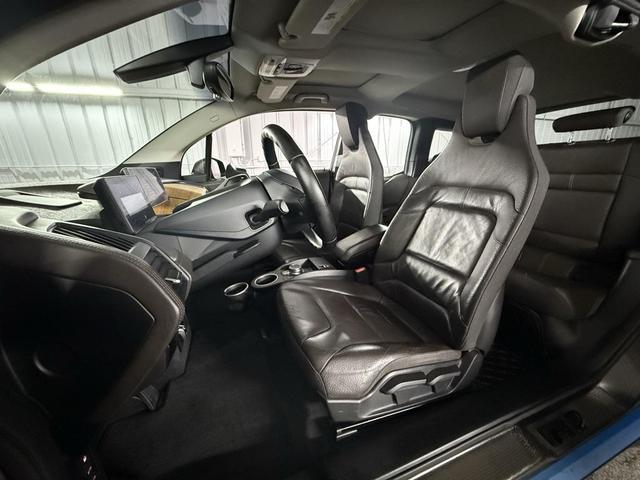 Photo of 2017 Fluid Black w/Highlight BMW i Blue BMW i3