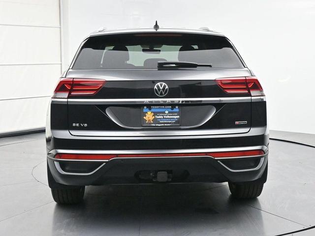 Photo of 2022 Deep Black Pearl Volkswagen Atlas Cross Sport