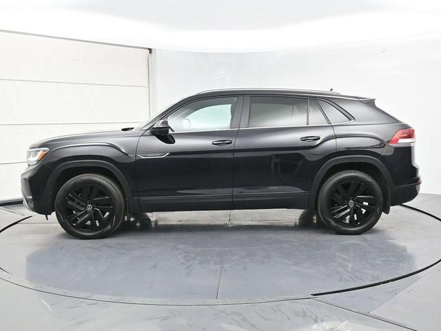 Photo of 2022 Deep Black Pearl Volkswagen Atlas Cross Sport