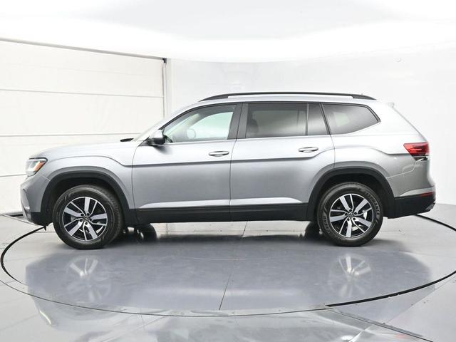 Photo of 2022 Pyrite Silver Metallic Volkswagen Atlas