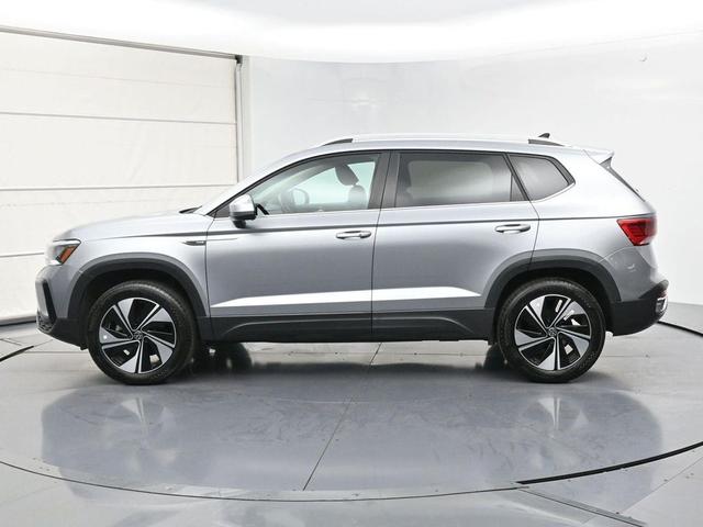 Photo of 2024 Pyrite Silver Metallic Volkswagen Taos