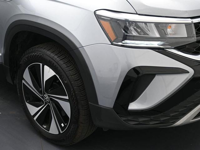 Photo of 2024 Pyrite Silver Metallic Volkswagen Taos