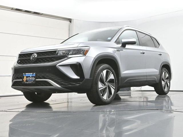 Photo of 2024 Pyrite Silver Metallic Volkswagen Taos