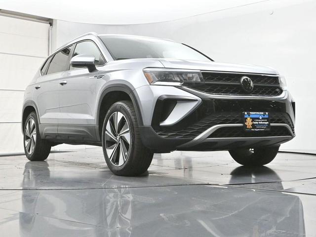 Photo of 2024 Pyrite Silver Metallic Volkswagen Taos