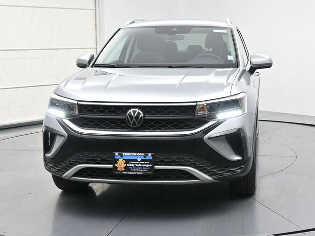 Photo of 2024 Pyrite Silver Metallic Volkswagen Taos