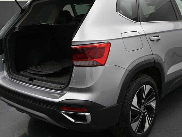 Photo of 2024 Pyrite Silver Metallic Volkswagen Taos