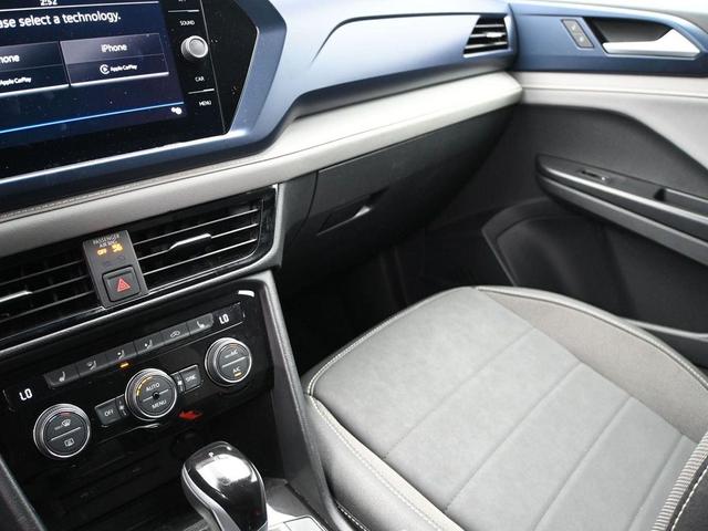 Photo of 2024 Pyrite Silver Metallic Volkswagen Taos