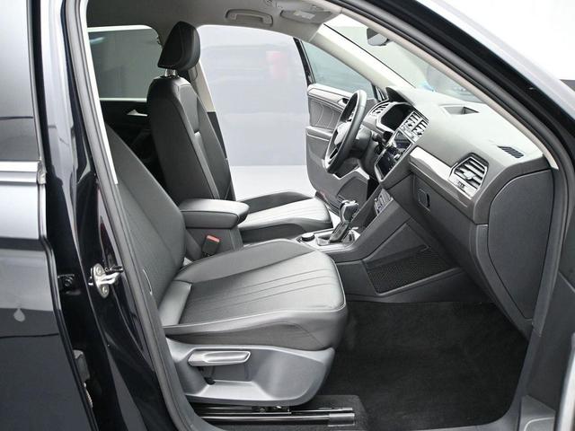 Photo of 2022 Deep Black Pearl Volkswagen Tiguan