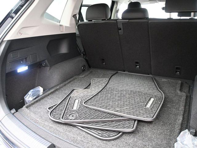 Photo of 2022 Deep Black Pearl Volkswagen Tiguan