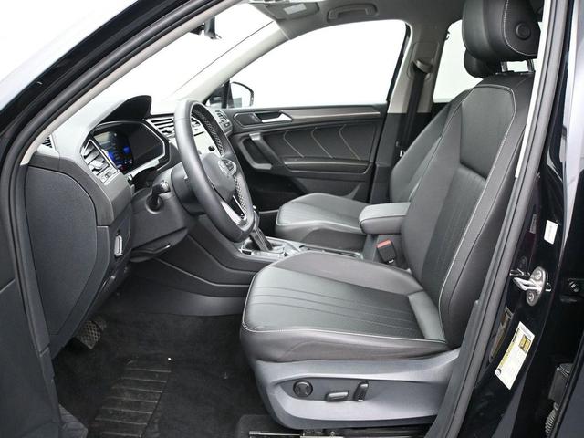 Photo of 2022 Deep Black Pearl Volkswagen Tiguan