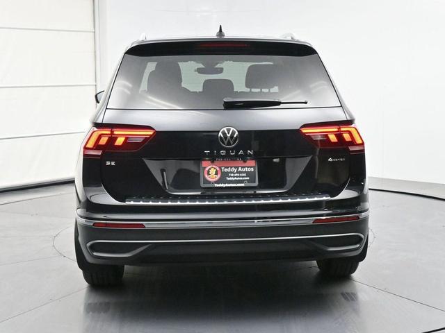 Photo of 2022 Deep Black Pearl Volkswagen Tiguan