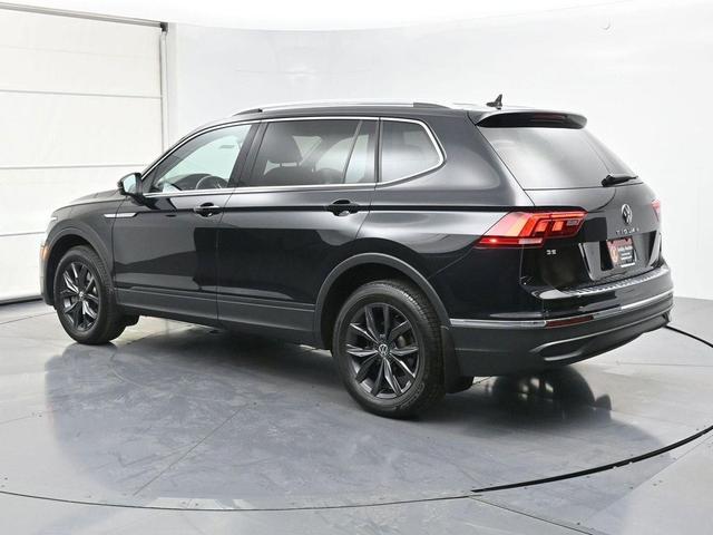Photo of 2022 Deep Black Pearl Volkswagen Tiguan