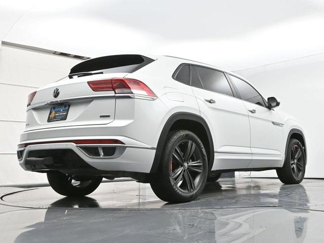Photo of 2022 Oryx White Pearl Volkswagen Atlas Cross Sport