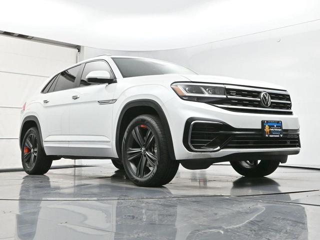 Photo of 2022 Oryx White Pearl Volkswagen Atlas Cross Sport