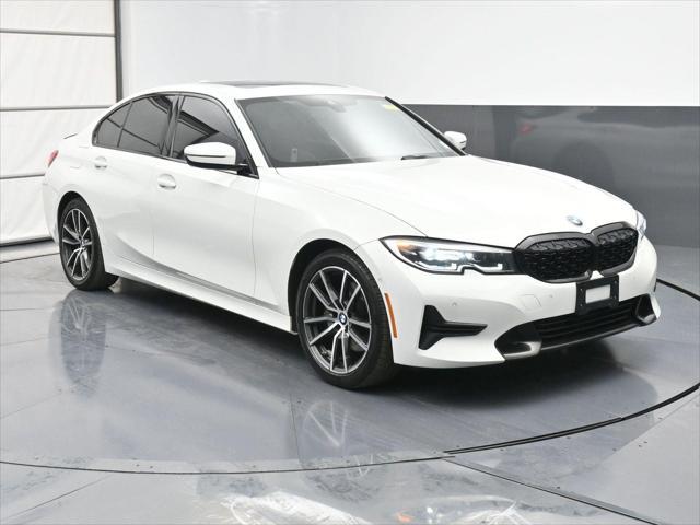 Photo of 2022 Alpine White BMW 330