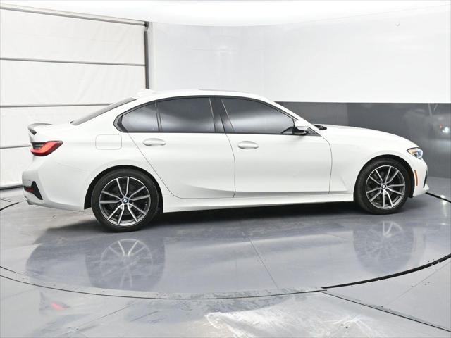 Photo of 2022 Alpine White BMW 330
