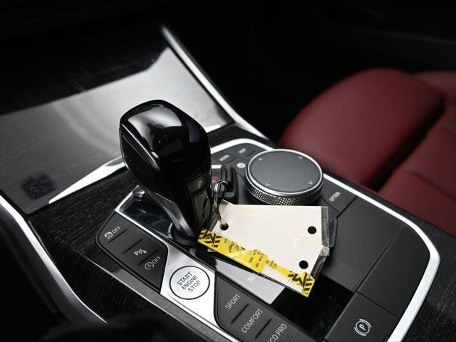 Photo of 2022 Alpine White BMW 330