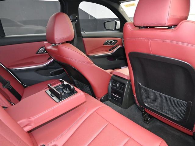 Photo of 2022 Alpine White BMW 330