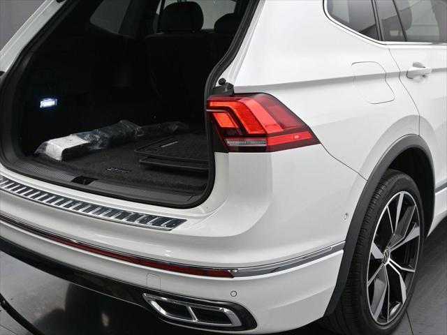 Photo of 2022 Atlantic Blue Metallic Volkswagen Tiguan