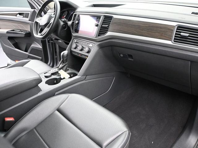 Photo of 2021 Pyrite Silver Metallic Volkswagen Atlas