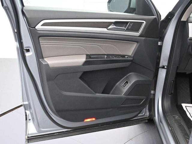 Photo of 2021 Pyrite Silver Metallic Volkswagen Atlas