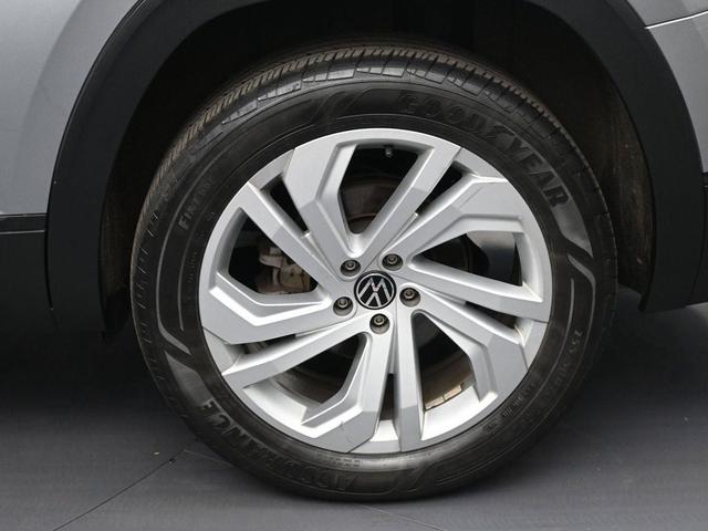 Photo of 2021 Pyrite Silver Metallic Volkswagen Atlas