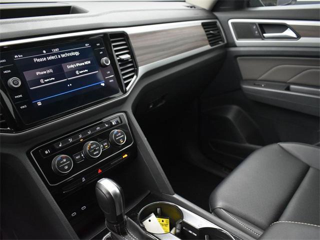 Photo of 2021 Pure White Volkswagen Atlas