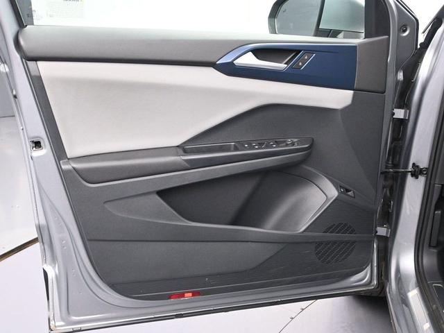 Photo of 2023 Pyrite Silver Metallic Volkswagen Taos