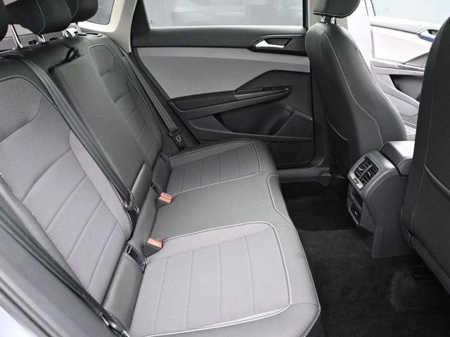 Photo of 2023 Pyrite Silver Metallic Volkswagen Taos