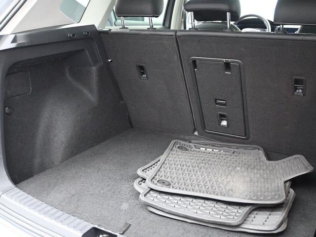 Photo of 2023 Pyrite Silver Metallic Volkswagen Taos