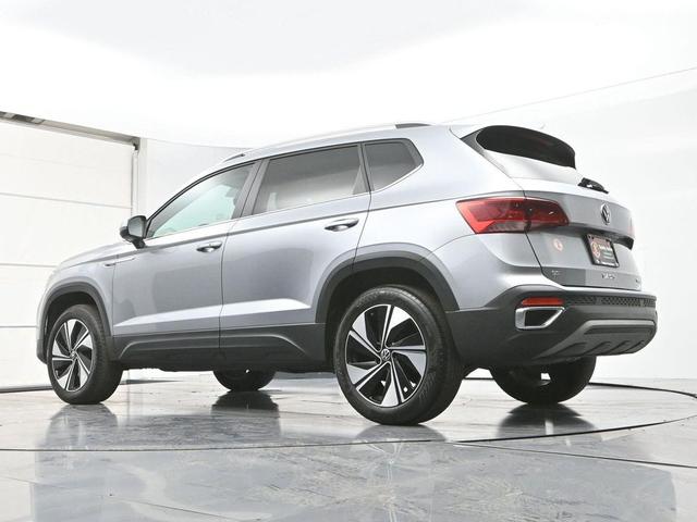 Photo of 2023 Pyrite Silver Metallic Volkswagen Taos