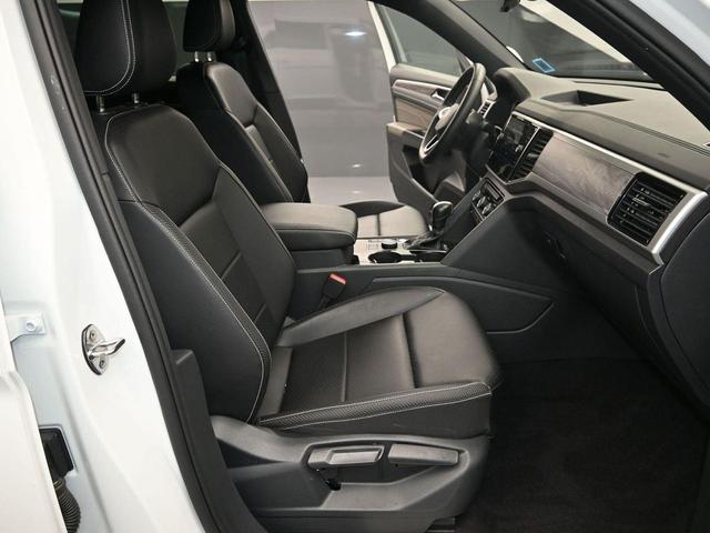 Photo of 2023 Pure White Volkswagen Atlas Cross Sport