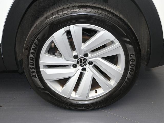 Photo of 2023 Pure White Volkswagen Atlas Cross Sport