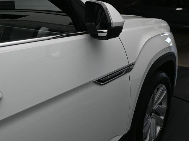 Photo of 2023 Pure White Volkswagen Atlas Cross Sport
