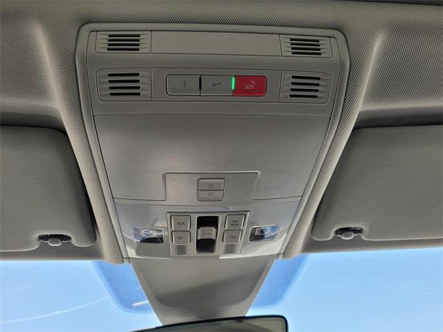 Photo of 2024 Pure White Volkswagen Tiguan