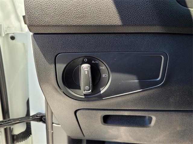 Photo of 2024 Pure White Volkswagen Tiguan