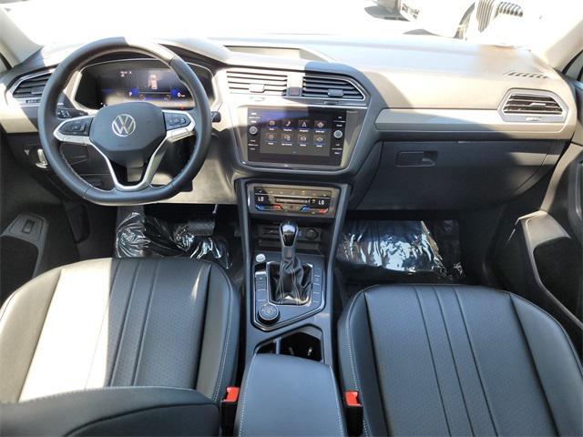 Photo of 2024 Pure White Volkswagen Tiguan