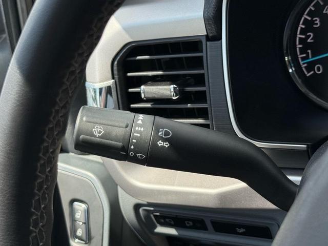 Photo of 2023 Iconic Silver Metallic Ford F-150
