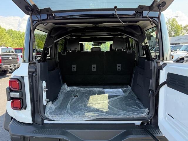 Photo of 2025 Oxford White Ford Bronco