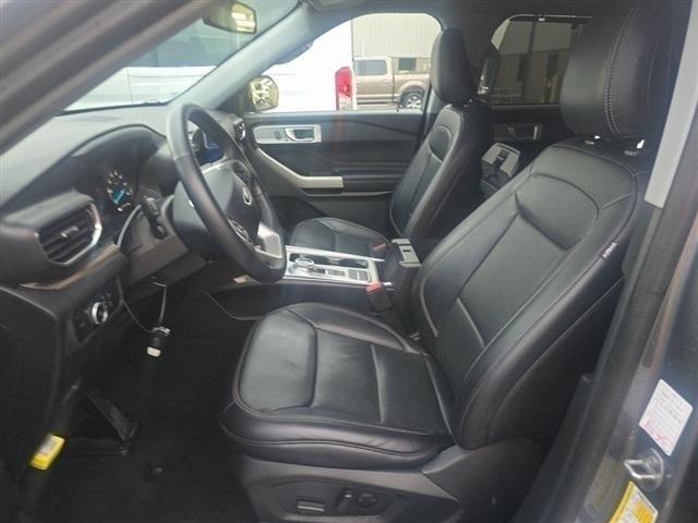 Photo of 2024 Gray Metallic Ford Explorer