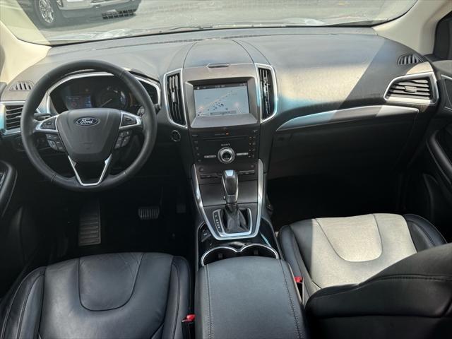 Photo of 2018 Ingot Silver Ford Edge