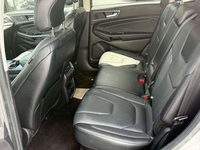 Photo of 2018 Ingot Silver Ford Edge