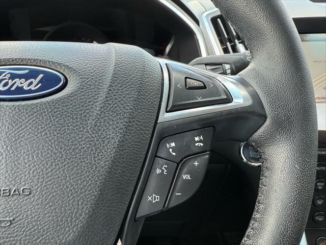 Photo of 2018 Ingot Silver Ford Edge