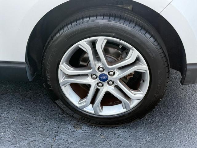 Photo of 2018 Ingot Silver Ford Edge