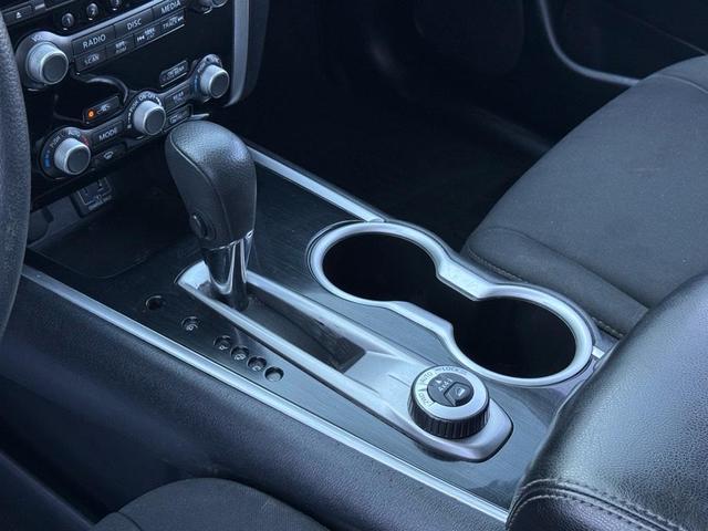 Photo of 2020 Magnetic Black Pearl Nissan Pathfinder