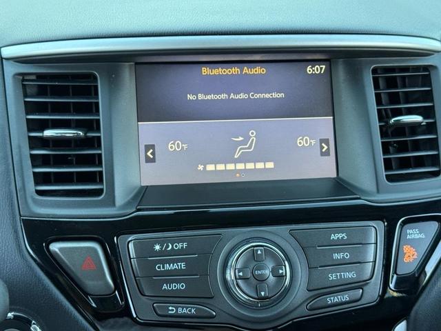 Photo of 2020 Magnetic Black Pearl Nissan Pathfinder