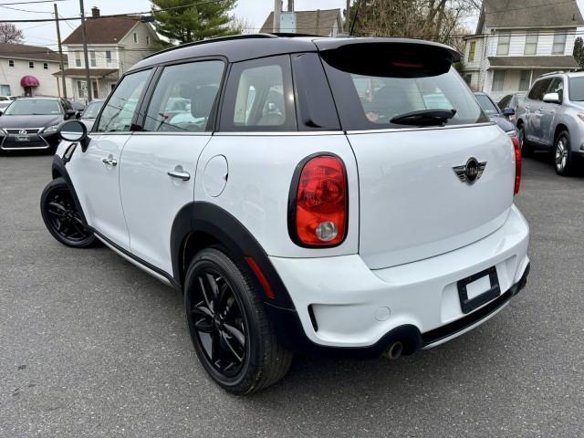 Photo of 2015 Light White MINI Countryman