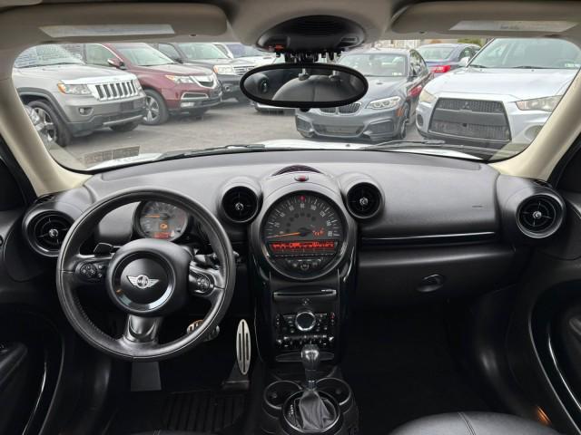 Photo of 2015 Light White MINI Countryman